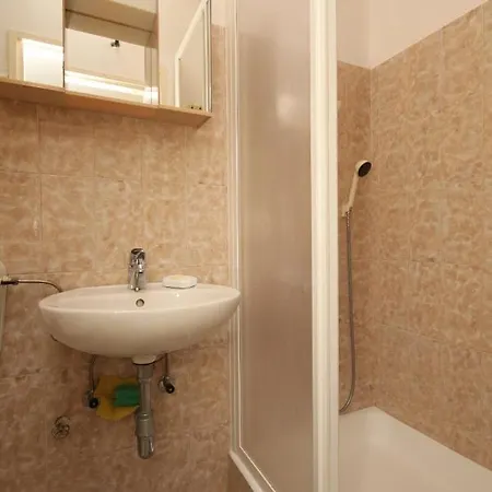 Apartment Studio 6857c Tucepi