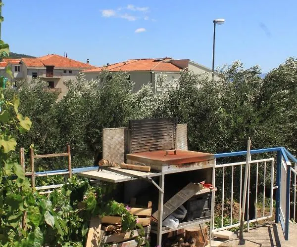 6857c Apartament *
